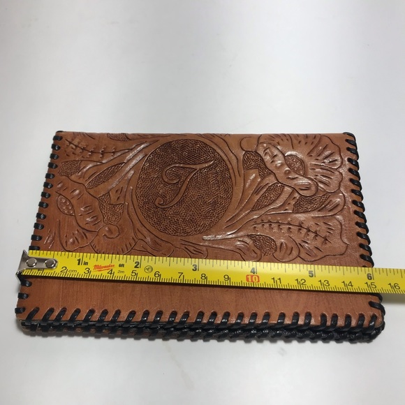 Handmade Embossed Tooled Tan Leather Bifold Flat Wallet - Picture 11 of 12